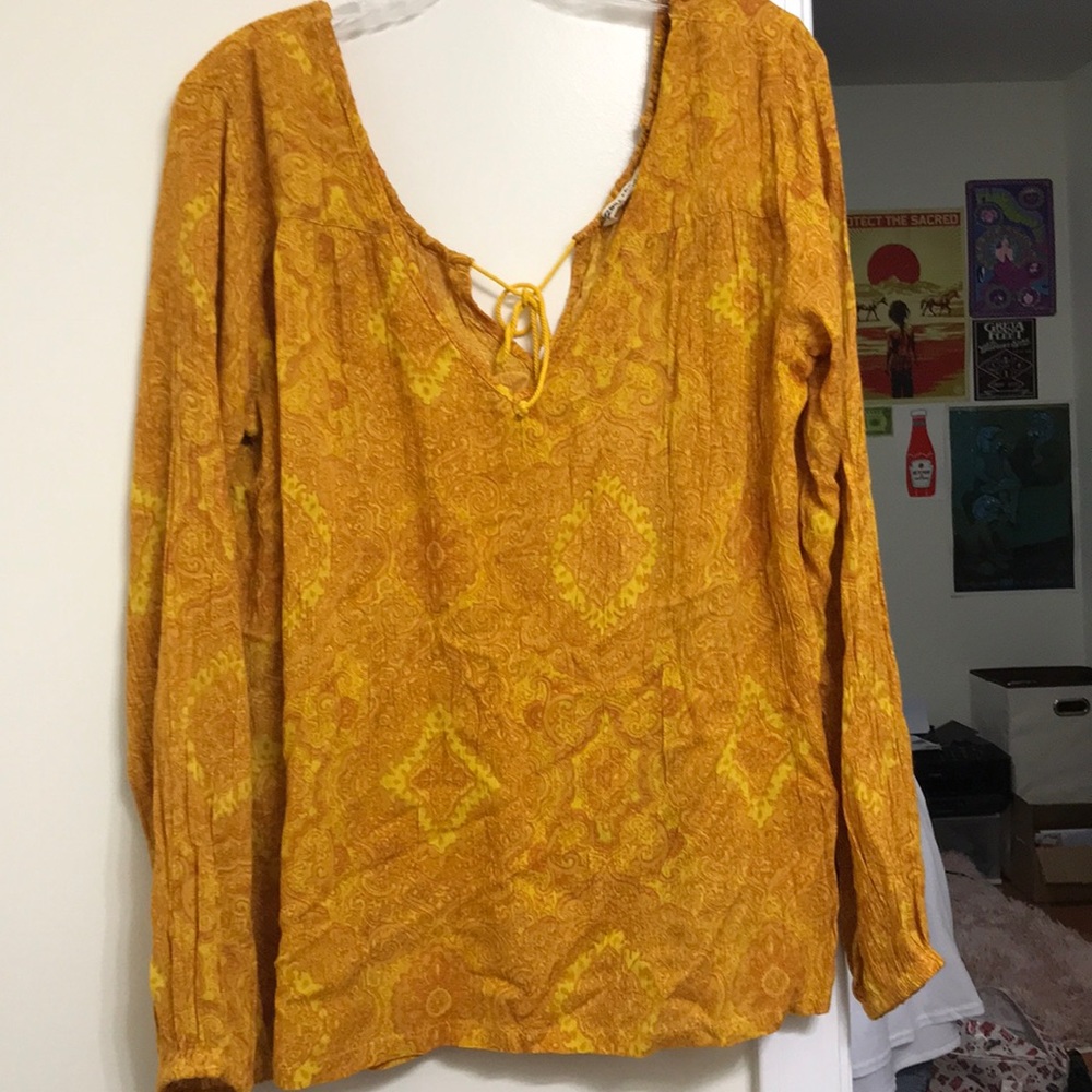 BILLABONG golden blouse
